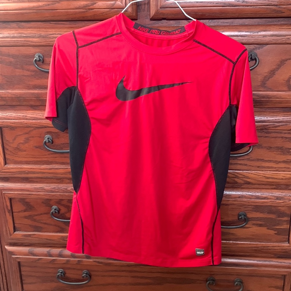 Nike Red and Black Short Sleeve Dri-FIT Tee